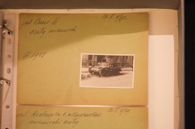 Zbiór fotografii dokumentujących zniszczoną Warszawę