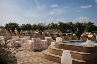 Kompleks dziewięciu apartamentowo-hotelowych pawilonów na Wyspie Sobieszewskiej