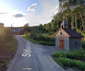 W Rybniku znajdziecie kapliczkę pod... wiaduktem. Nie, to nie żart