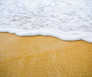Dramatyczne chwile na plaży w Łebie. Trzyletnia dziewczynka straciła przytomność, interweniował śmigłowiec LPR
