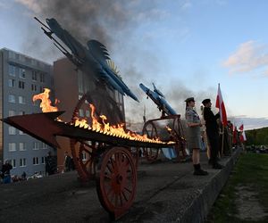 Płonące Ptaki Hasiora zapłonęły