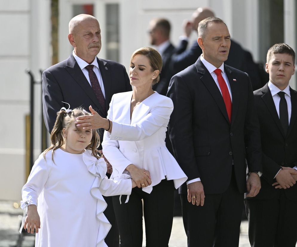  Kasia Nawrocka na biało czekała na rodziców 