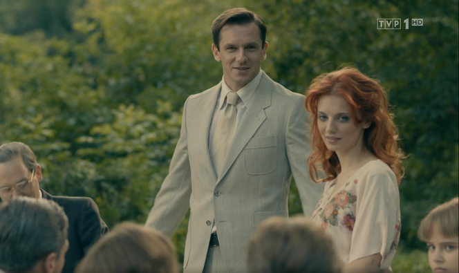 Stulecie Winnych 4, odcinek 43: Kasia słono zapłaci za miłość do Juliana! Małgosia znienawidzi matkę za zdradę, a Komornicki zacznie świętować – ZDJĘCIA