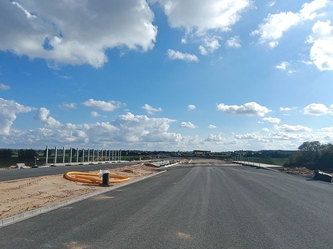 Niedaleko Białegostoku nowa droga pnie się w górę! To kolejny odcinek S19 na Podlasiu