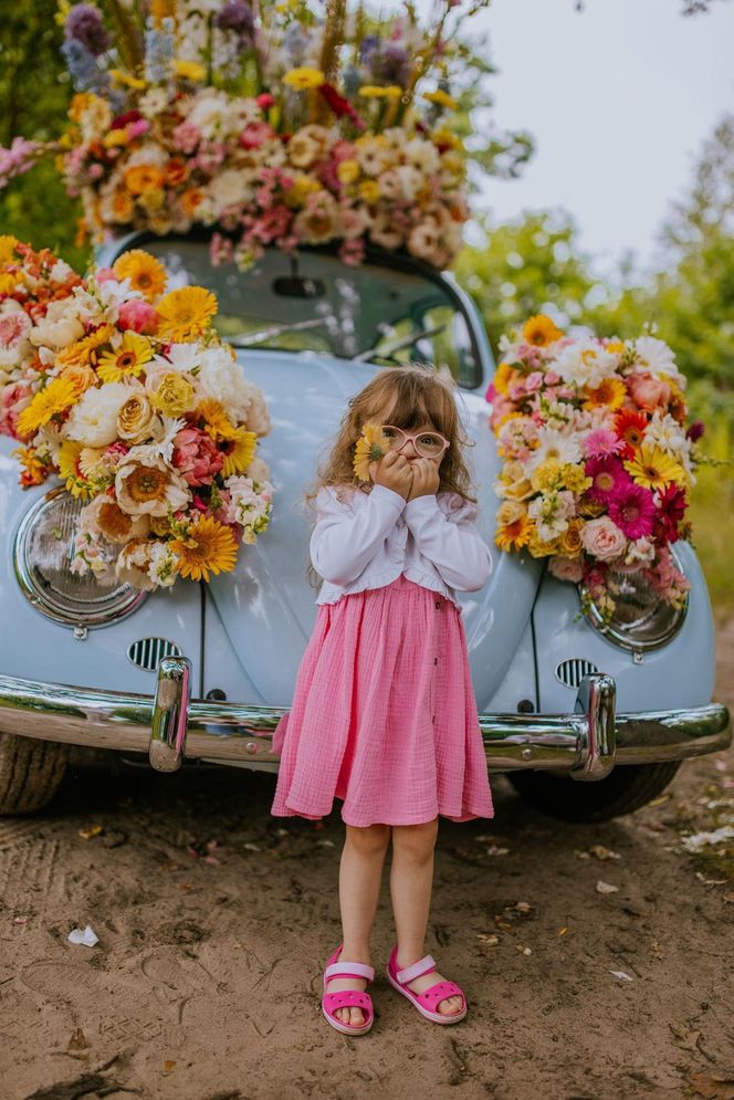 Pani Monika adoptowała niepełnosprawną Natalkę. „Moje życie jest tysiąc raz trudniejsze, a jednocześnie milion razy szczęśliwsze”