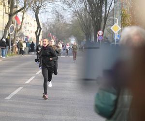 Mali i duzi pobiegli dla Polski! Druga edycja Ulicznych Biegów Niepodległości