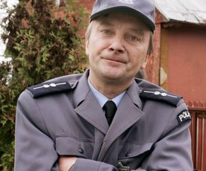 Widzowie pokochali go za rolę posterunkowego Staśka w Ranczu. Dziś żyje z dala od blasku fleszy