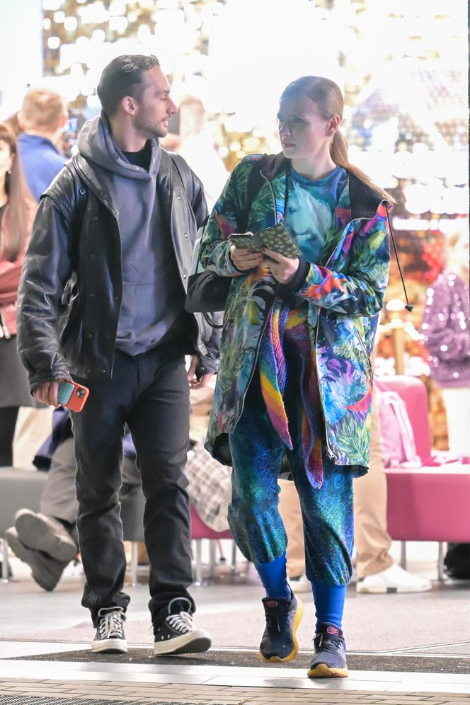 Kulisy "Tańca z Gwiazdami". Zmęczona Bursztynowicz, zakochani Kaczorowska i Rogacewicz. Szok, co zrobił Sikora