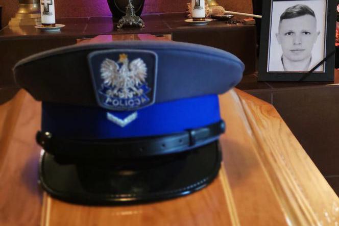 Policjant Damian Kryński nie żyje. Zginął na służbie. To było czołowe zderzenie
