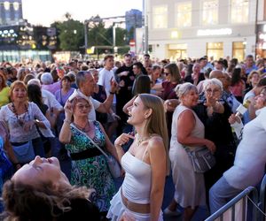 Potańcówka przed Teatrem Śląskim w Katowicach (09.08)