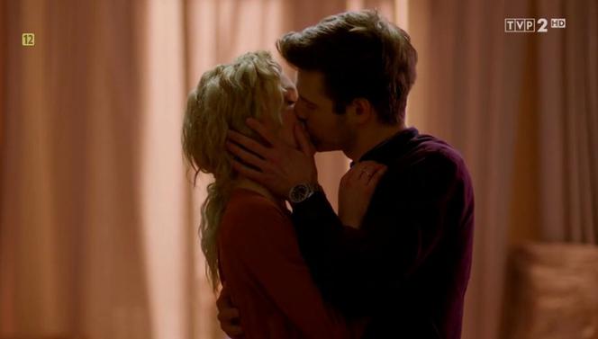 O mnie się nie martw 10 sezon odc. 7. Sylwia (Aleksandra Adamska), Paweł (Marcin Korcz)