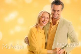 Barwy szczęścia, odc. 2848 - nowa czołówka. Herman (Maciej Raniszewski), Malwina (Joanna Gleń)