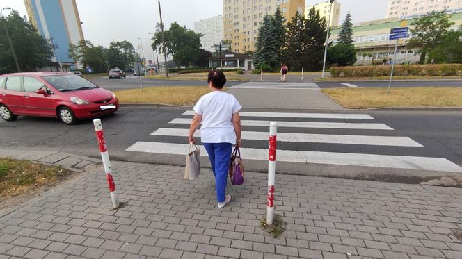 Wypadek na przejściu dla pieszych w Toruniu. Kierowca MZK potrącił kobietę