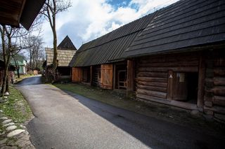 Ta małopolska wieś jest owiana wieloma legendami. Kiedyś była częścią Królestwa Węgier