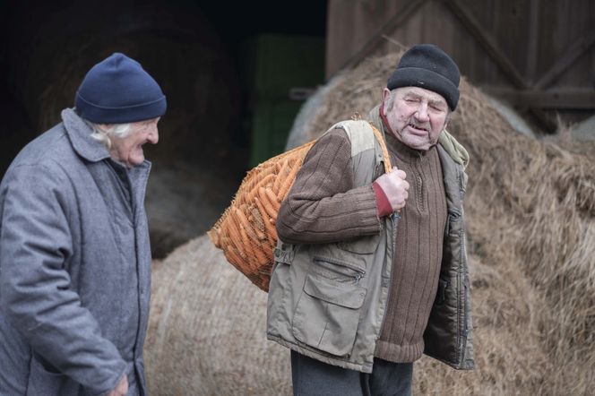 Gienek i Sławek zwany Jastrzębiem - bohaterowie serialu Rolnicy. Podlasie