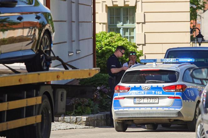 Starosta z Ostródy roztrzaskał służbowy wóz! Policja łaskawa dla polityka