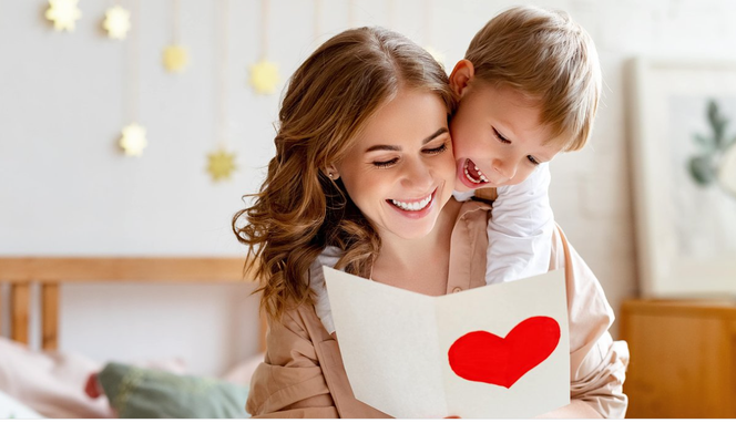 Prezenty na Dzień Matki 2022. Podaruj uśmiech swojej mamie 