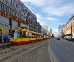 Zerwana trakcja na Al. Jerozolimskich! Tramwaje nie jeżdżą