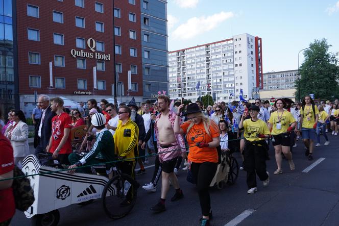 Igry 2024. Barwny korowód studentów przeszedł ulicami Gliwic