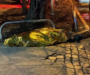 Makabra na Mokotowie. Zwłoki 60-letniego mężczyzny leżały na środku chodnika  