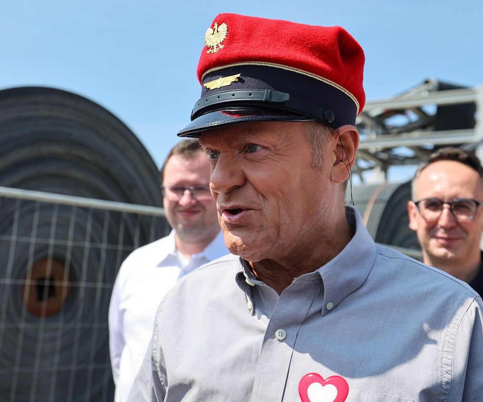 Donald Tusk w Męcinie. Premier odwiedził budowę największego tunelu kolejowego w Polsce