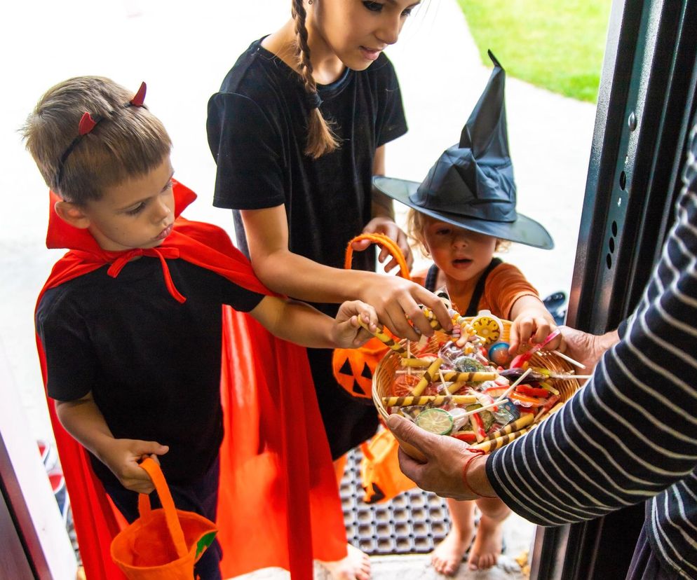 Policja sprawdza, kto dał dzieciom cukierki z gwoździami. Niebezpieczne sytuacje w Halloween 