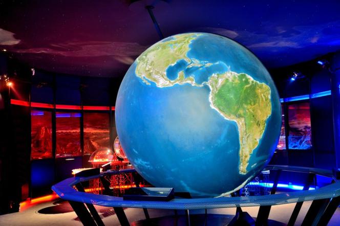 Planetarium w Toruniu ma 25 lat - przez cały czas zarażało pasją kolejne pokolenia!
