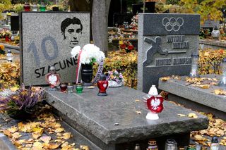 Groby Kazimierza Deyny i Witolda Woydy na Cmentarzu Wojskowym na Powązkach