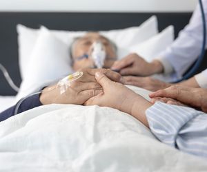 Śmierć to proces. Ekspertka wyjaśnia, co dzieje się z ciałem w ostatnich chwilach życia 