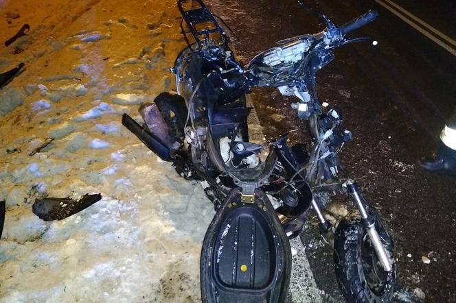 Zbroszki. Uderzył w motorowerzystę i zrobił TO! Policjanci wybili tylną szybę [ZDJĘCIA]