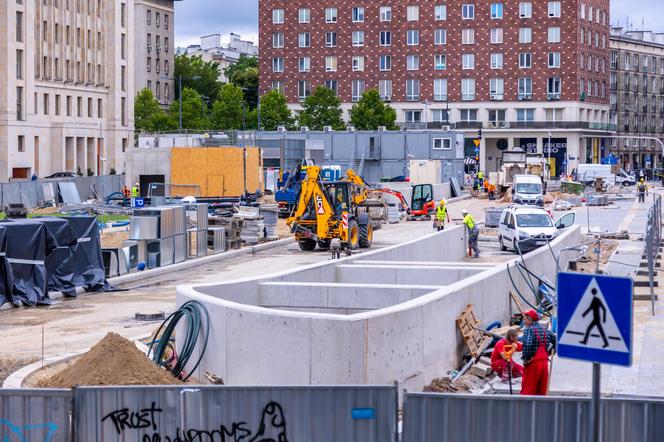 Parking podziemny pod placem Powstańców Warszawy w budowie