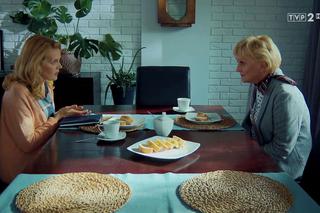 M jak miłość, odc. 1484. Kisielowa (Małgorzata Róźniatowska), Krystyna Banach (Dorota Chotecka-Pazura)