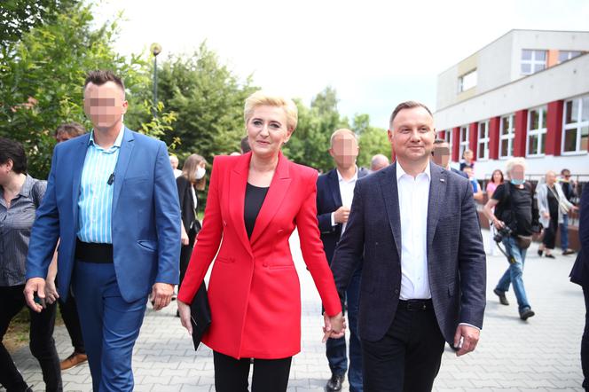 Wybory 2020. Para prezydencka razem z córką oddali głosy w drugiej turze