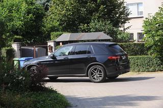 Bartłomiej Misiewicz w Mercedesie Klasy GLC 250 4MATIC