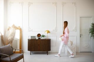 Nowy trend dla fanów stylowego chaosu we wnętrzach. Jak urządzić mieszkanie w stylu eklektycznym? 