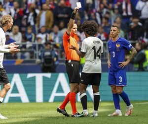 Szarpanina piłkarzy podczas meczu Niemcy - Francja