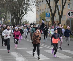 Mali i duzi pobiegli dla Polski! Druga edycja Ulicznych Biegów Niepodległości