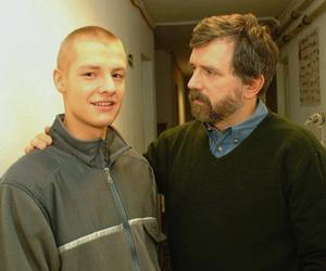 M jak miłość na planie w 2002 roku. Cezary Morawski (Krzysztof Zduński), Rafał Mroczek (Paweł)
