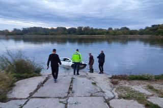 Dlaczego kierujący zjechał autem wprost do Wisły? Cudem uniknął śmierci!