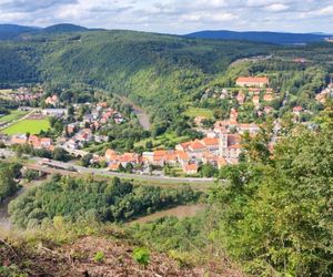 Obryw Skalny w Bardzie. Tutaj widoki zapierają dech w piersiach 