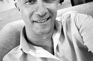 Pierwsza miłość po wakacjach. Artur (Łukasz Płoszajski) na planie