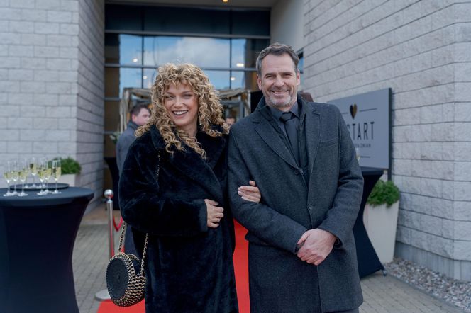 Przyjaciółki 25 sezon, odc. 302. Patrycja (Joanna Liszowska), Wiktor (Paweł Deląg)