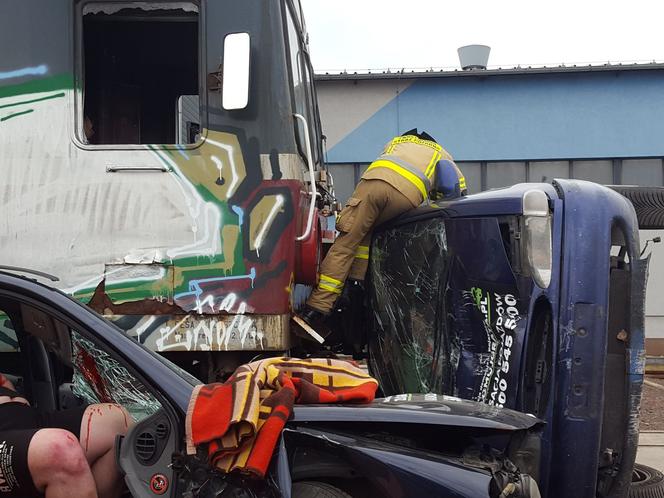 Dużo krwi, na szczęście sztucznej. Ćwiczenia ratownicze w Lesznie