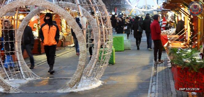 Policja na Jarmarku Bożonarodzeniowym w Szczecinie