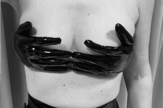 Kasia Stankiewicz złapana za piersi na balu! Obślizgłe dłonie nie mogły puścić