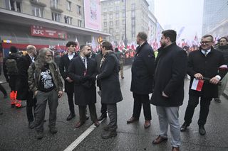 Wicemarszałek Sejmu Krzysztof Bosak przemawia przed rozpoczęciem Marszu Niepodległości 2025