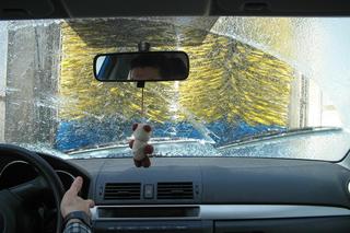 Myjesz samochód zimą? Musisz koniecznie pamiętać o jednej rzeczy