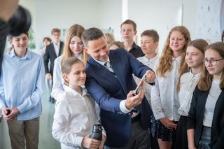 Rewolucja w warszawskich szkołach. Rafał Trzaskowski: Nowe strefy powstaną w każdej placówce