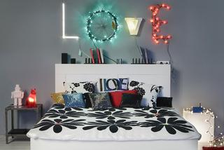 Sypialnia: modny neon nad twoim łóżkiem