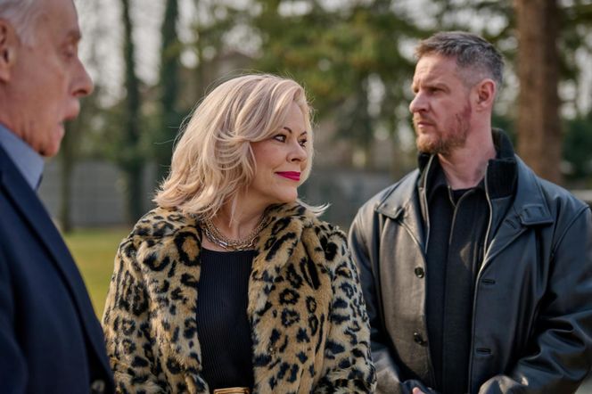 Na Wspólnej odc. 4039. Dana (Beata Zarembianka), Hebel (Tadeusz Huk), Seba (Bartosz Głogowski)